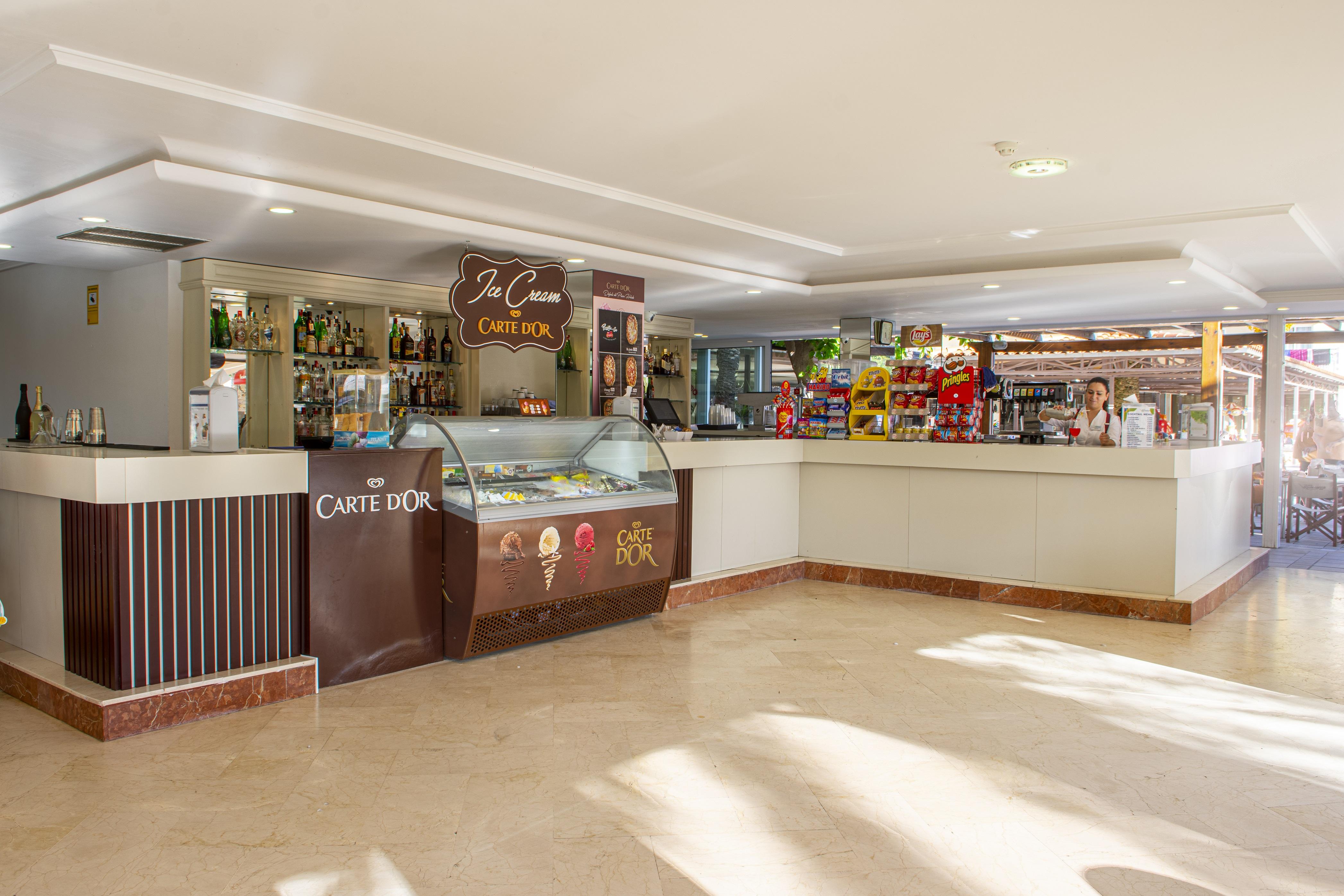 Club Hotel Aguamarina Arenal d'en Castell Exterior photo